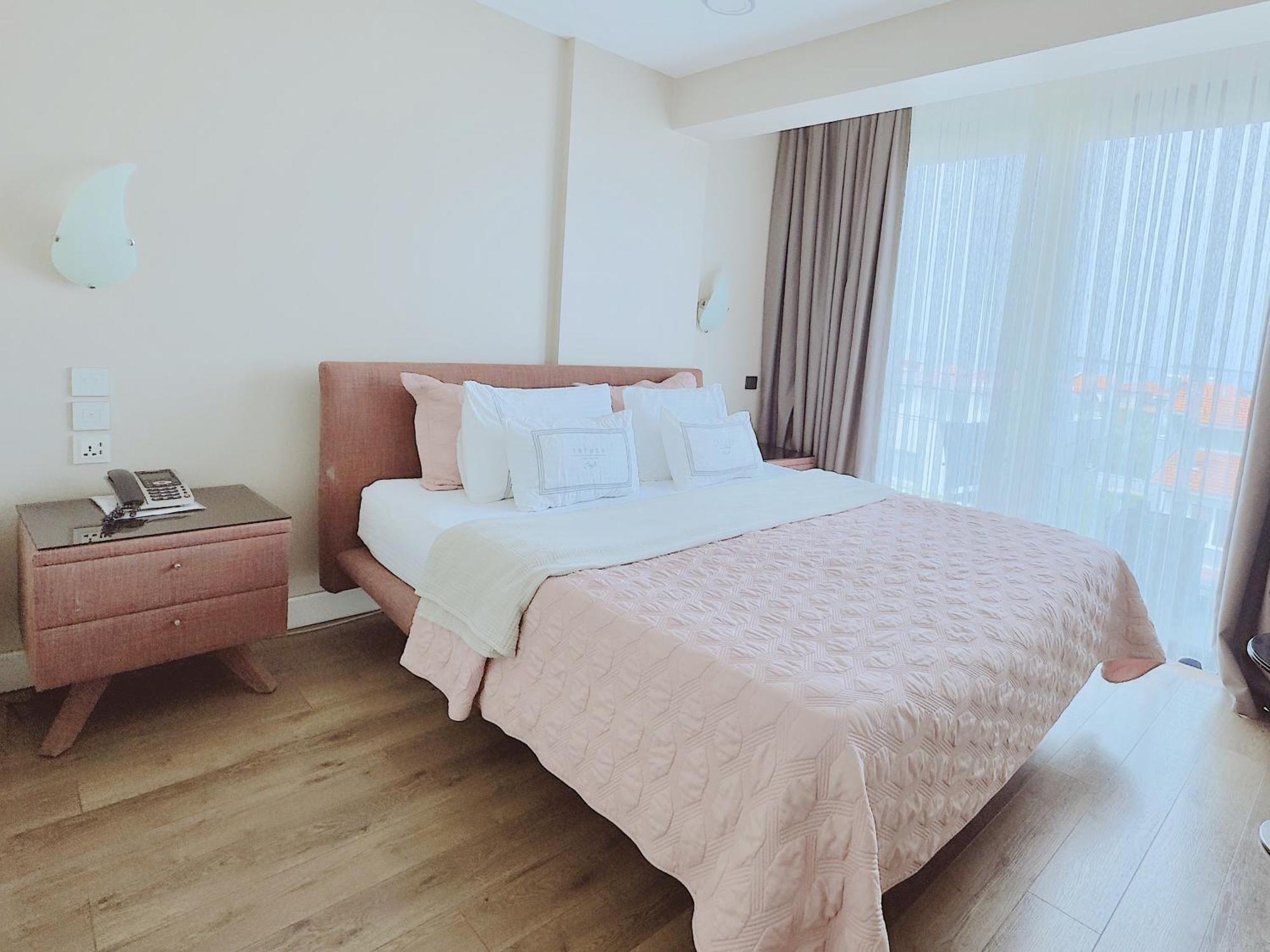 Ferush Boutique Hotel 乌尔拉 外观 照片