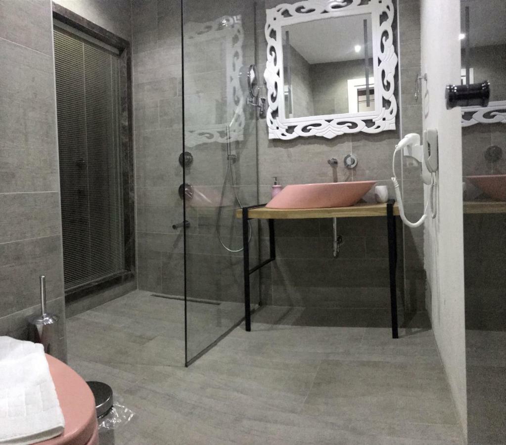 Ferush Boutique Hotel 乌尔拉 外观 照片